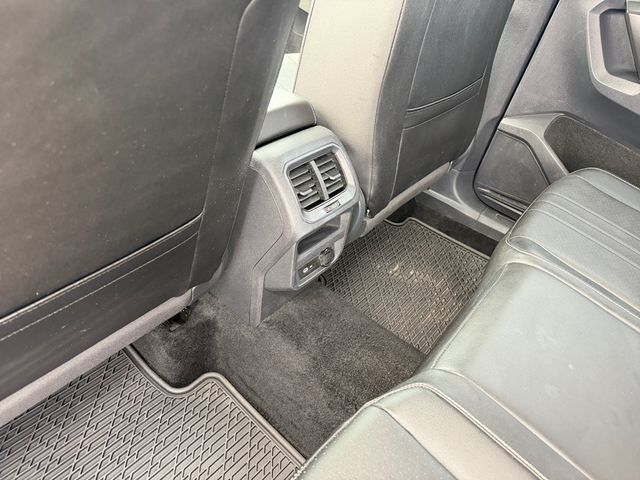 Used 2022 Volkswagen Tiguan SE FWD image 12