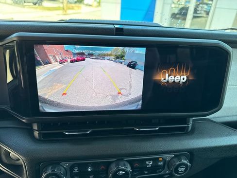 Used 2024 Jeep Wrangler Unlimited Sport AWD/4WD image 22