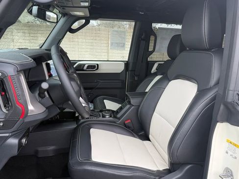 New 2026 Ford Bronco Outer Banks w/ Sasquatch Package image 9