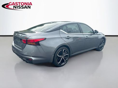 Used 2025 Nissan Altima 2.5 SR w/ SR Premium Package FWD image 9