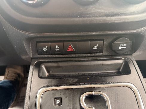 Used 2014 Jeep Patriot Latitude w/ All Weather Capability Group AWD/4WD image 42