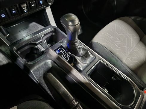 Used 2021 Toyota Tacoma TRD Sport image 39