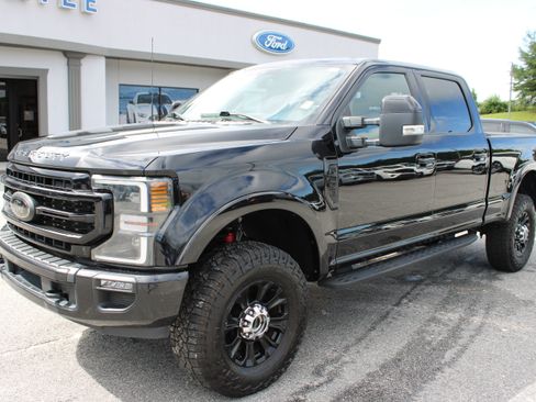 Used 2022 Ford F250 Lariat w/ Tremor Off-Road Package AWD/4WD image 2