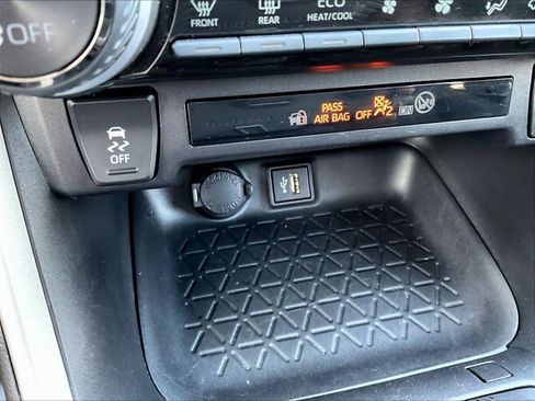 Used 2024 Toyota RAV4 LE AWD/4WD image 16