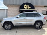 Used 2020 Jeep Grand Cherokee Limited w/ Luxury Group II image 2
