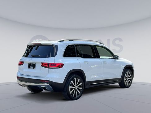 Used 2023 Mercedes-Benz GLB 250 4MATIC image 11