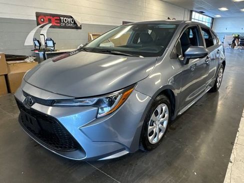 Certified 2022 Toyota Corolla LE image 2