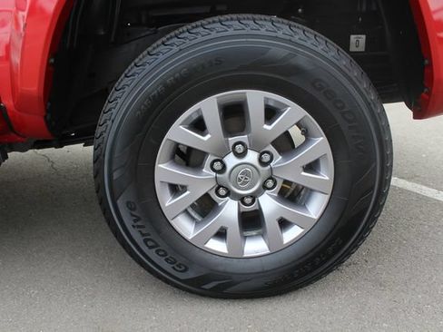 Used 2016 Toyota Tacoma SR5 w/ SR5 Appearance Package (SN) RWD image 11