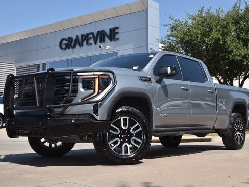 Used 2025 GMC Sierra 1500 AT4 w/ AT4 Premium Package AWD/4WD image 2