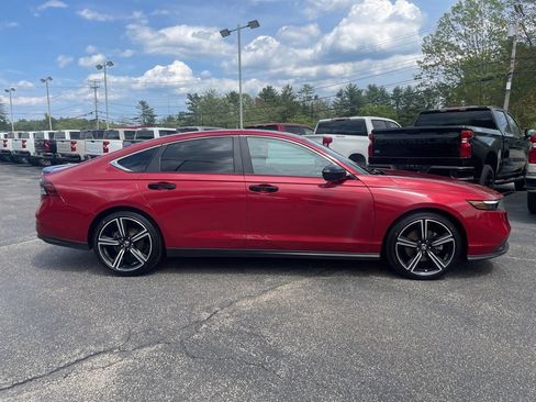 Used 2025 Honda Accord Sport image 9