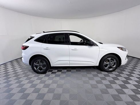 Used 2023 Ford Escape ST-Line image 8