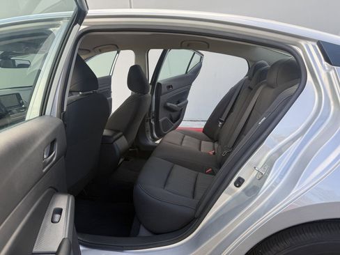 Used 2024 Nissan Altima 2.5 S FWD image 15