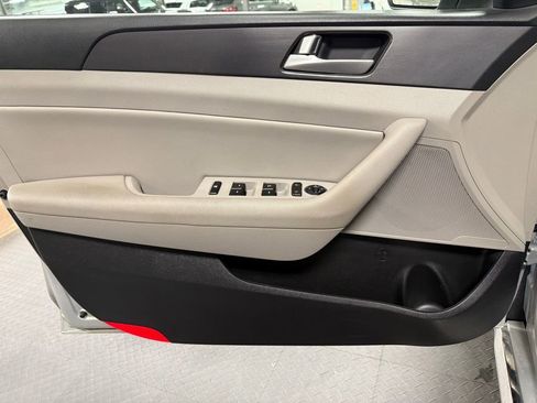 Used 2017 Hyundai Sonata Sport w/ Value Edition Package 02 FWD image 8