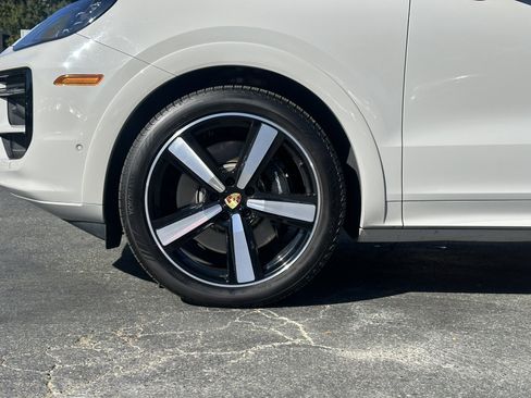 Used 2024 Porsche Cayenne S w/ Premium Package Plus (PP1) image 13