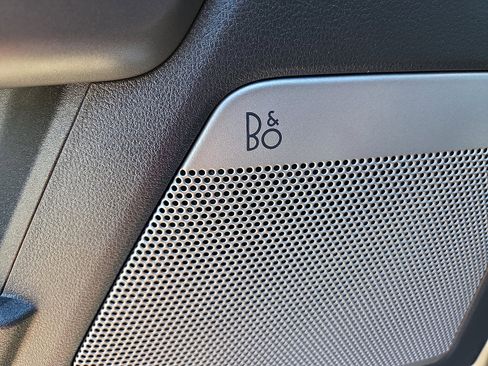 Used 2022 Ford F150 Lariat image 11