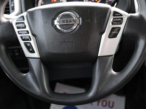 Used 2017 Nissan Titan SV image 17