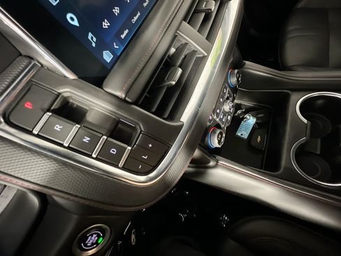 Used 2022 Chevrolet Tahoe RST AWD/4WD image 25