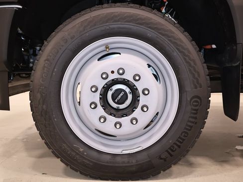 New 2026 Ford F550 4x4 Regular Cab Super Duty image 30
