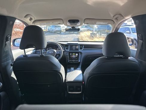 Certified 2025 INFINITI QX50 Pure image 32