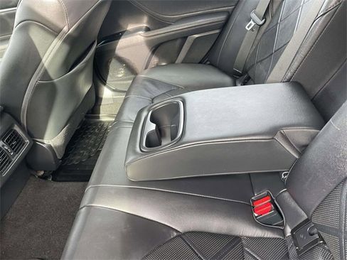 Used 2018 Toyota Camry XLE image 12