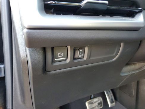 Used 2024 Cadillac XT4 Sport image 11