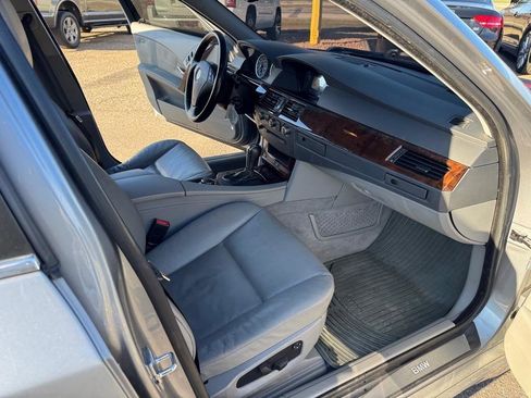 Used 2007 BMW 525xi Sedan image 24