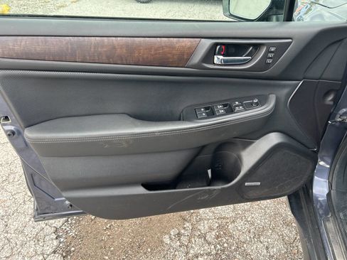 Used 2017 Subaru Outback 2.5i Limited image 12
