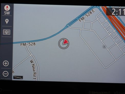Used 2020 Toyota Sienna XLE w/ XLE Navigation Package FWD image 19