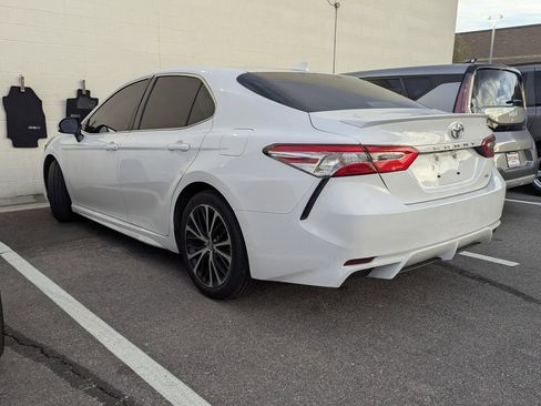 Certified 2020 Toyota Camry SE image 6