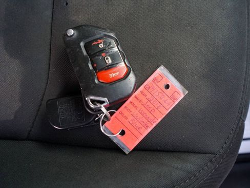 Used 2018 Jeep Wrangler Unlimited Sport S image 24