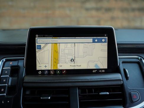 Used 2021 GMC Yukon SLT w/ SLT Premium Package image 33