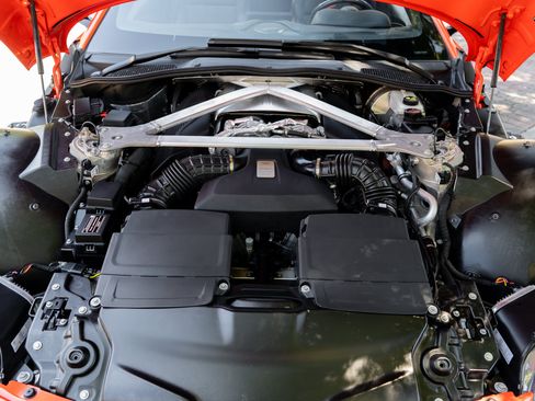 Used 2023 Aston Martin V8 Vantage Roadster RWD image 30