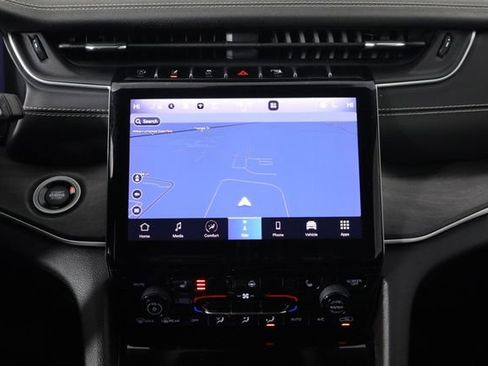 Used 2023 Jeep Grand Cherokee Limited w/ Black Appearance Package image 28