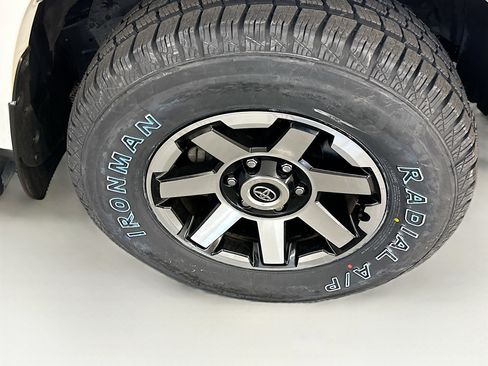 Used 2024 Toyota 4Runner TRD Off-Road image 11