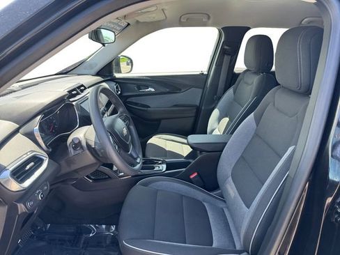 Used 2023 Chevrolet TrailBlazer LT FWD image 10