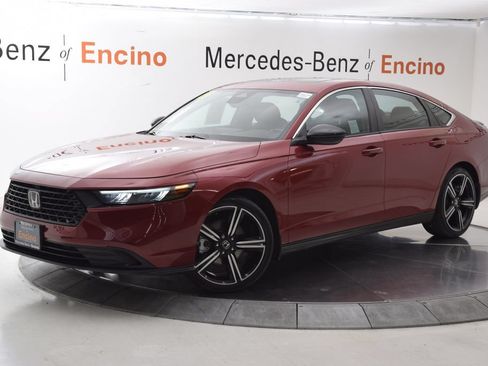Used 2023 Honda Accord Sport image 2