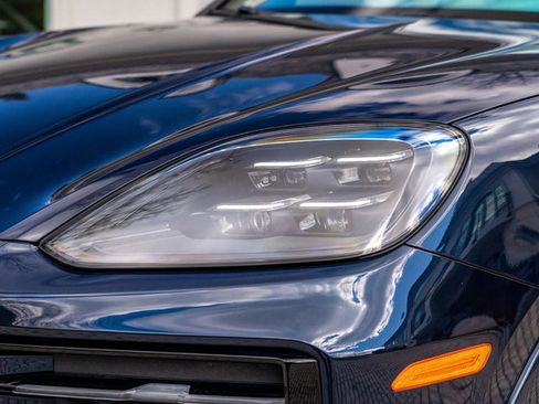 Used 2024 Porsche Cayenne S image 94