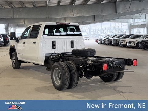 New 2026 GMC Sierra 3500 Pro image 5