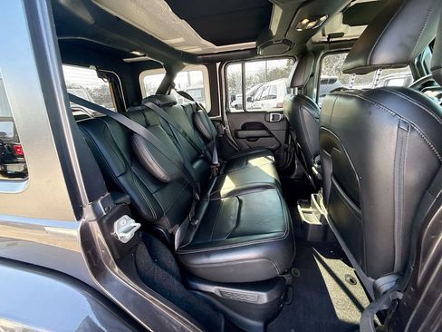Used 2021 Jeep Wrangler Unlimited Sahara w/ Cold Weather Group AWD/4WD image 32