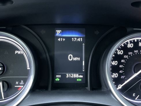 Used 2022 Toyota Camry LE image 17