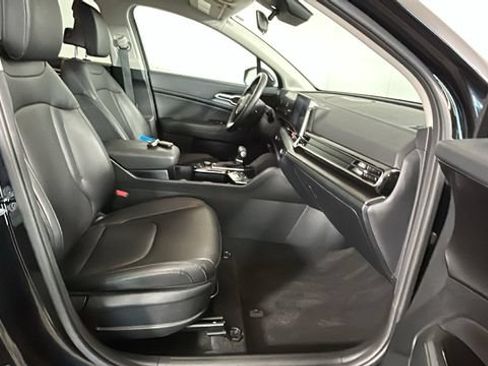 Used 2025 Kia Sportage EX AWD/4WD image 30
