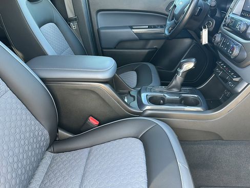 Used 2022 Chevrolet Colorado Z71 w/ Safety Package image 23