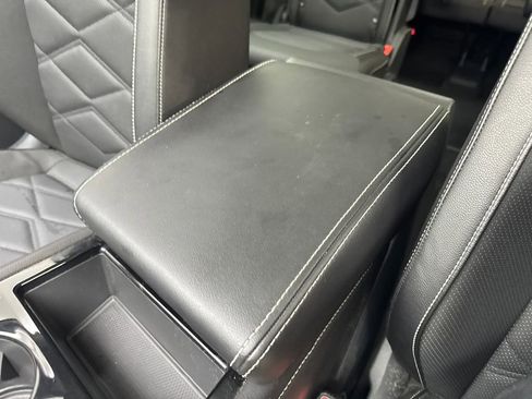 Used 2024 Volkswagen Atlas SE w/ Panoramic Sunroof Package AWD/4WD image 75