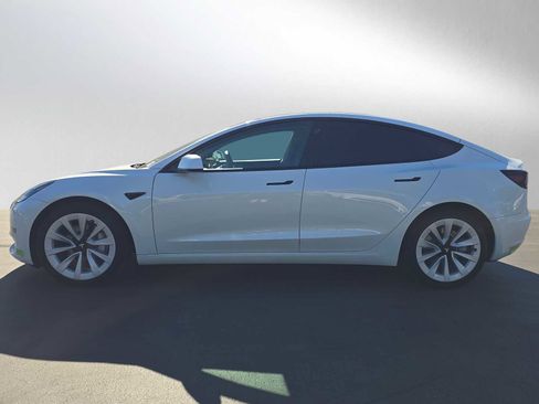 Used 2023 Tesla Model 3 Standard Range image 6