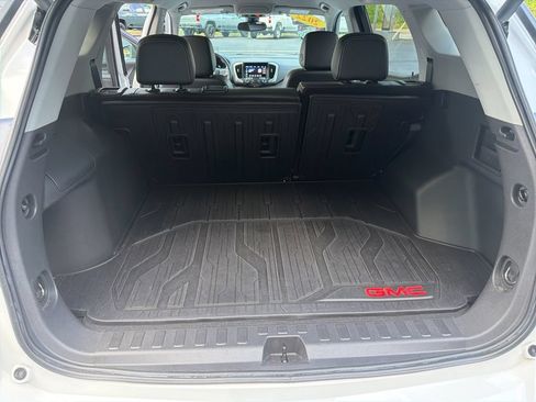 Used 2022 GMC Terrain SLT w/ Tech Package AWD/4WD image 13