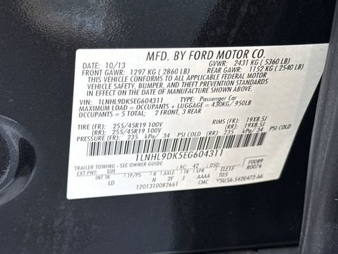 Used 2014 Lincoln MKS w/ Equipment Group 101A image 26