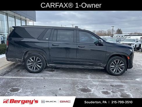 Used 2021 Cadillac Escalade ESV Sport image 3