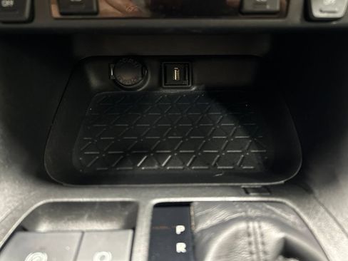 Used 2021 Toyota RAV4 XLE Premium AWD/4WD image 23