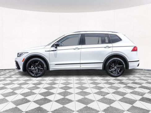 Used 2023 Volkswagen Tiguan SE R-Line AWD/4WD image 16