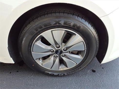 Used 2018 Kia Optima Premium w/ Convenience Package image 28